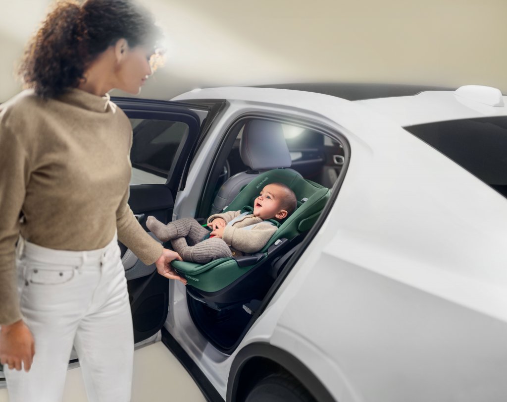 Revolutionäre Kindersitz-Technologie „360 Pro Family“, baby & junior