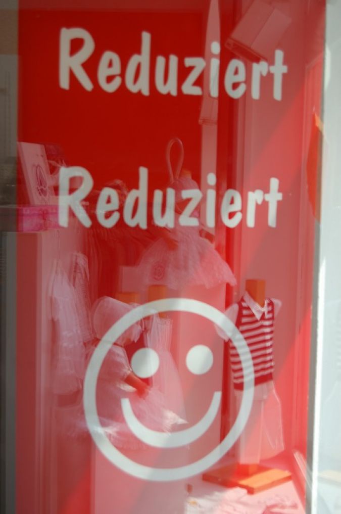 Verbraucher in ganz Europa kaufen zwar preisorientierter als noch vor fünf Jahren ein, die Kauflust aber steigt stetig an.