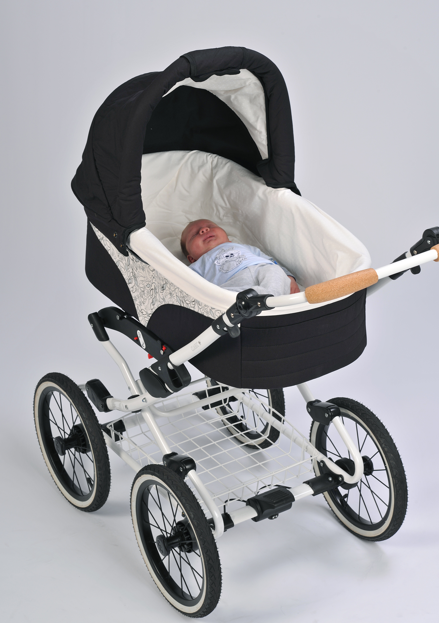 Naturkind: Meilenstein | baby & junior | Fachmagazin fr Kinderausstattung  und -mode