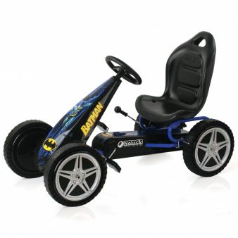Batmans Vorliebe für Extravagantes hat hauck TOYS FOR KIDS auf die Idee gebracht, eigene Batmobile zu entwerfen – wie das Batman Go-Kart für Ei...