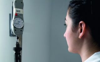 Vor dem Härtetest im Kinderzimmer kommt der Test im Labor. Überprüft werden auch die Akteure der gesamten Produktionskette von Spielwaren. Foto:...