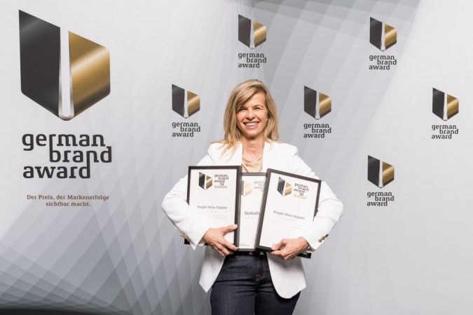 Nicole-PaelickePeople-Wear.jpg