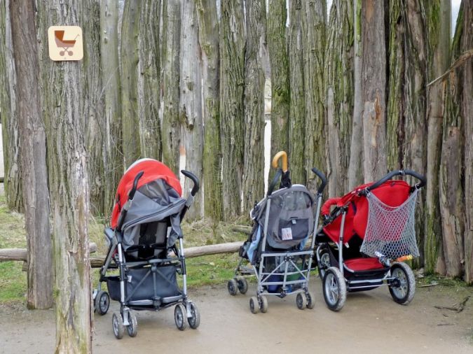 Gerade in Großstädten gibt es ganze Banden, die sich dem Kinderwagen-Klau verschrieben haben.
Foto: Dieter Schütz/pixelio.de