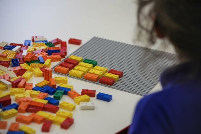 Lego-Braille-Set-Kind.jpg