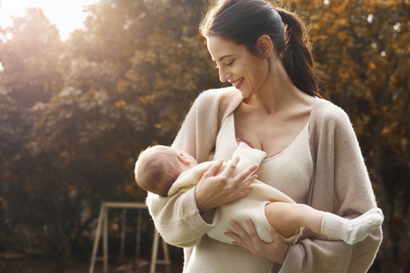 Momcozy-Copyright-Momcozy.jpg