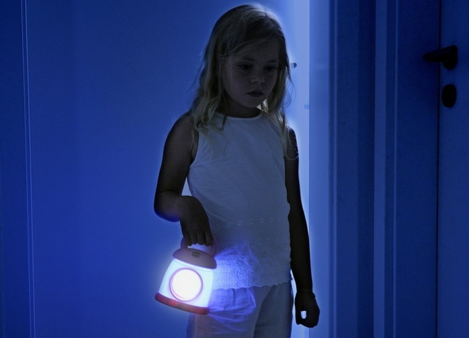 Mit der ab KidSleep My Lantern finden die Kleinen auch nachts den Weg zur Toilette.