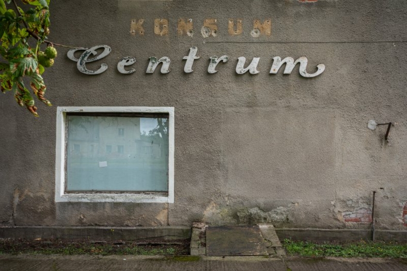 Fassade-Konsum-Centrum-Copyright-stock-adobe-com-christianthiel-net.jpg