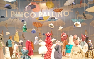 Den Ideen für die Darstellung der Kindermode sind keine Grenzen gesetzt, wie hier bei I Pinco Pallino von der letzten Wintermesse.