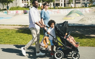 The-Smart-Family-walk-e.jpg