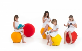 In Mailand zu bewundern: lustige Kindermöbel von LINAkids aus Slowenien.