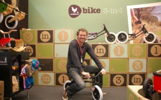 Wishbone-CEO Richard Latham testet sein eigenes 3-in-1 bike.