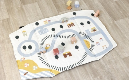 Spielwelt in der Tasche mit der „Mamaki Bag“