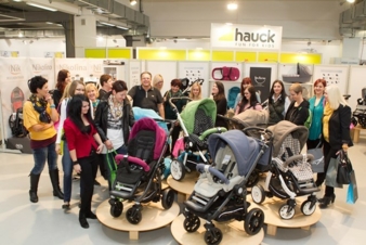 Zahlreiche Besucher informierten sich bei der KIDS Austria über die Neuheitem im Kinder-Hartwaren-Bereich.
