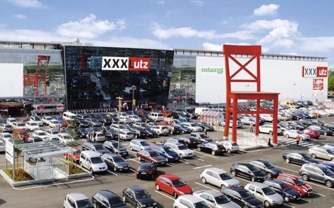 XXXLutzAschheim.jpg